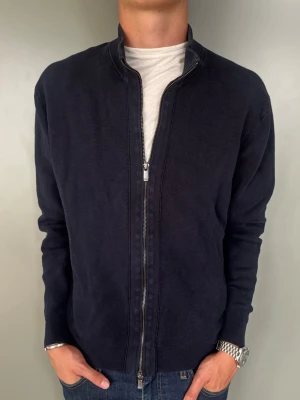 Massimo Dutti Cardigan - Strl - L | Skick - 8/10 | Nypris - ca 1400kr | Vid minsta lilla fundering är det bara att höra av sig!