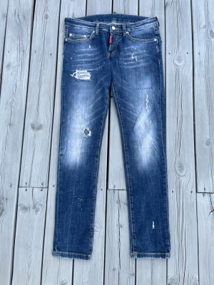 Dsquared jeans - Feta jeans från dsquared2 sitter som slim, hör av er vid frågor 
