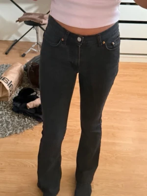 Bootcut jeans - Bootcut jeans från Gina Trucot i storlek 34