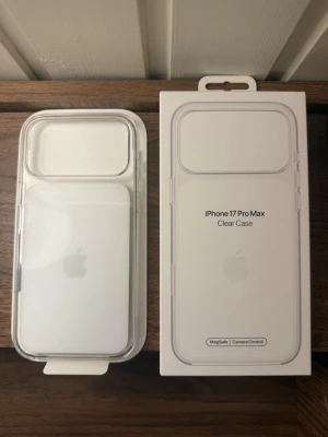iPhone 17 Pro Max Clear Case - Helt nytt Iphone 17 pro max transparant skal som är köppt på apple. Nypris 695kr.