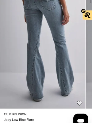 True Religion ljusblå flare jeans - Säljer ett par ljusblå jeans från True Religion. 