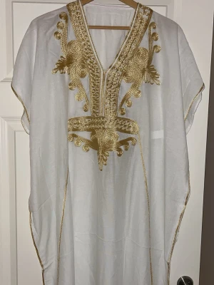 Gandoura / kaftan / marockansk klänning  - Jättefin helt ny gandoura från Marocko finns i fler färger. Rabatt vid köp av 2🤍
