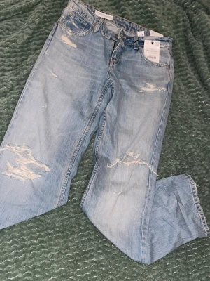 Zara viral jenas EU34 - New with tag super hard to get 