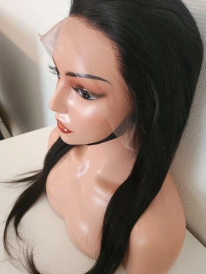 100% human hair SDD Straight, äkta hår 13*4 lace frontal wig  - Snygg svart lång peruk med lace frontal 13*4  för naturlig hårfäste. Rakt hår som ger en stilren look och kan stylas efter önskemål. Perfekt för dig som vill förändra din stil snabbt. Tillverkad av äkta hår material som känns mjukt och ser naturligt ut.