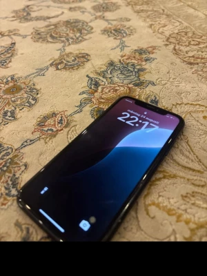 iPhone XR  - iPhone XR fungerar som den ska bara att den har en liten spricka inget som förstör prestandan