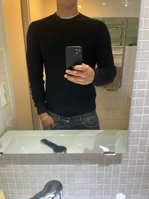 Tvärfet Vailent tröja - Säljer denna Vailent tröjan som har riktigt skön passform, Den är i storlek S o riktigt skön till vinter🕺Hör av dig vid funderingar💯