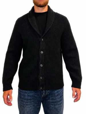 Massimo dutti cardigan  - Massimo dutti cardigan. Strl L. Modellen är 186 och väger 90 kg.  Mycket bra skick, lätt noprig.