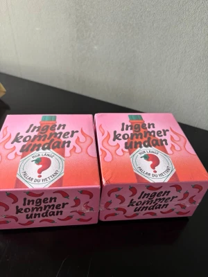  Ingen kommer undan - Två stycken ”ingen kommer undan” spel, oöppnade och inplastade. Båda för 750kr eller 500kr styck