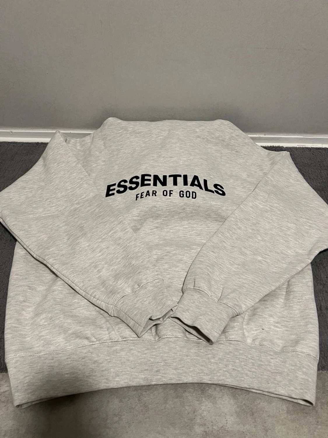 Grå Essentials Fear of God hoodie
