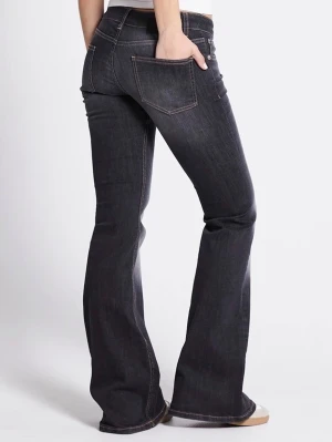 Bootcut jeans med tvättad look - Snygga bootcut jeans i mörkgrå denim med ljus tvättad effekt framtill. Jeansen har låg midja. Perfekta för dig som gillar en avslappnad men trendig stil. Knappt använda då de e för korta. Pris kan diskuteras!!!