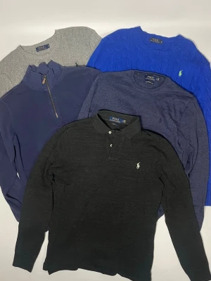 5X Ralph Lauren tröjor - 👕 Plagg: Tröjor                                                             📏 Storlek: S-M                                                               🏷️ Märke/Modell: Ralph lauren                                             ✨ Skick: Fint skick                                                        💬 Vid frågor är det bara att skriva!                                                                                          🛍️ Perfekt om du vill köpa och resella lite själv eller göra ett kap