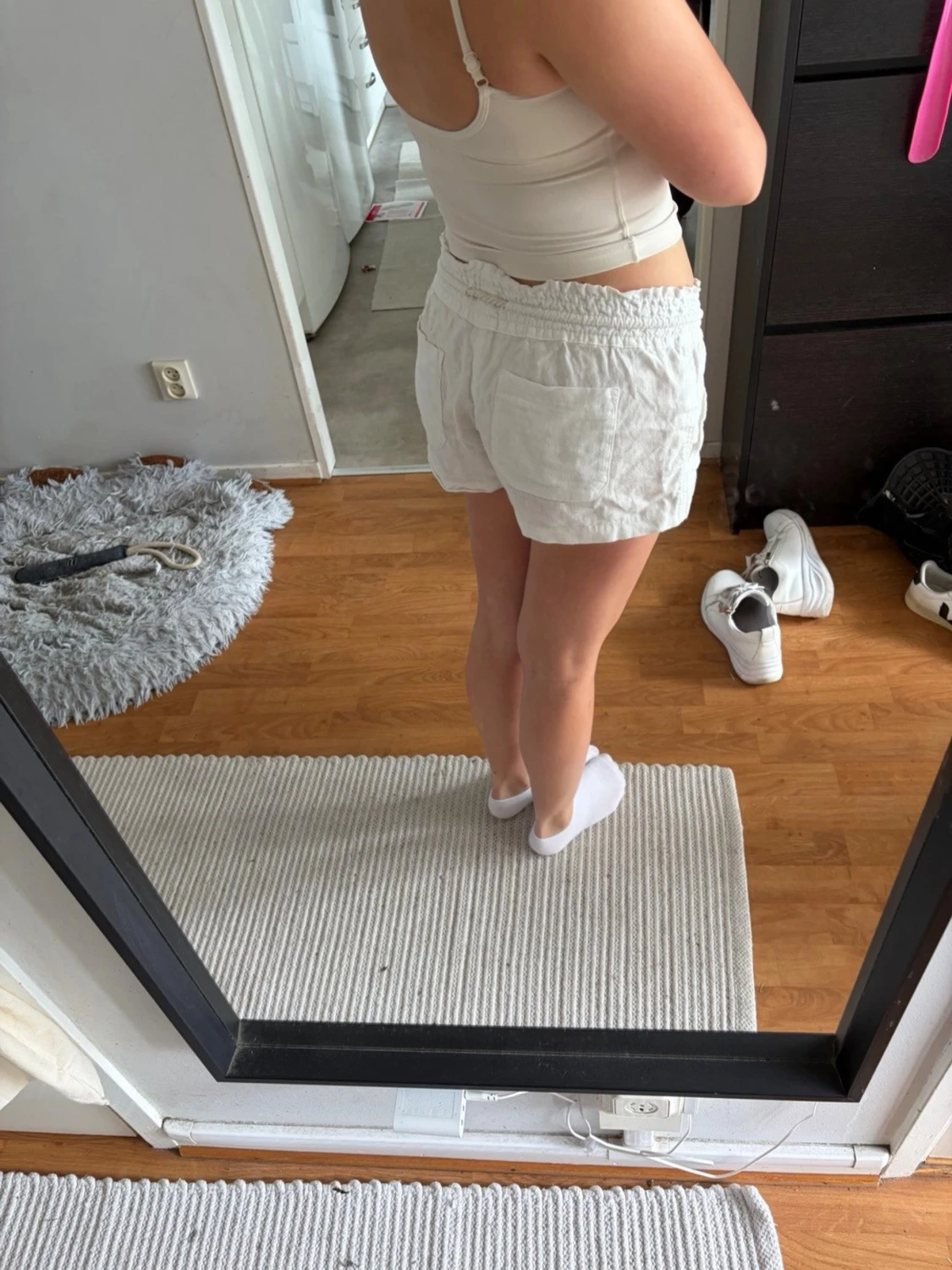 Vita lågmidjade linneshorts från Roxy - 1