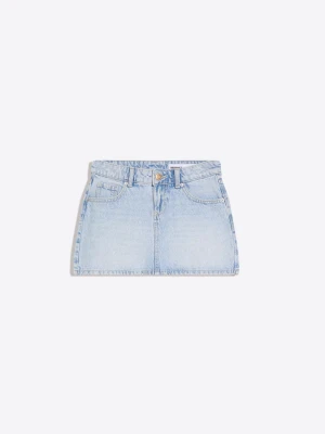 Ljusblå jeanskjol i kort modell från Berhska - Jätte fin jeans kjol i storlek 36 från berhska. Endast använd en gång då den tyvärr inte riktigt passar mig. Säljer då jag vill köpa en i en annan storlek! Egna bilder finns att be om ☺️ postar inom 1-2 dagar. Pris är diskuterbart 