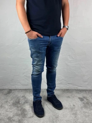 Replay jeans  - Ett par riktigt snygga jeans från Replay i storlek W31 L32 i modellen Anbbas Hyperflex