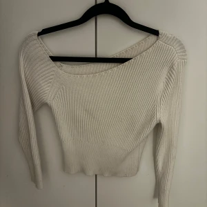 Tröja - Använd några gånger. Bra skick, säljer pga för liten.