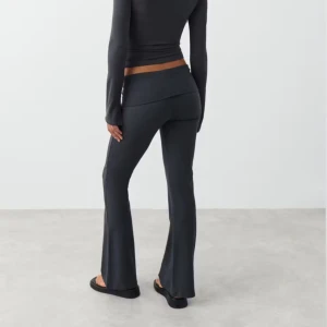 Yoga pants soft touch - Säljer dessa super sköna yoga pants i färgen mörk grå💕