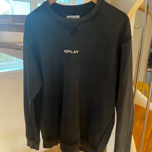 Replay Pullover - Tja! Säljer en fet replay pullover. Tröjan är i storlek M. Skicket är 9/10. Nypris 1500. Skön tröja som passar med allt!