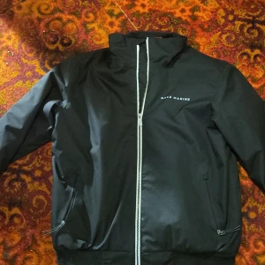 Skön höst jacka - Välskött så nyskick 