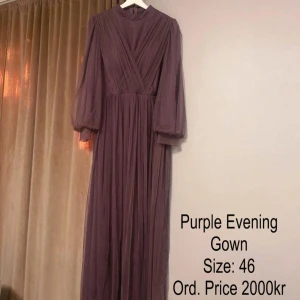 Bal klänning - En bal klänning eller en klänning till vardagen användes en gång och är i ett super bra skick!