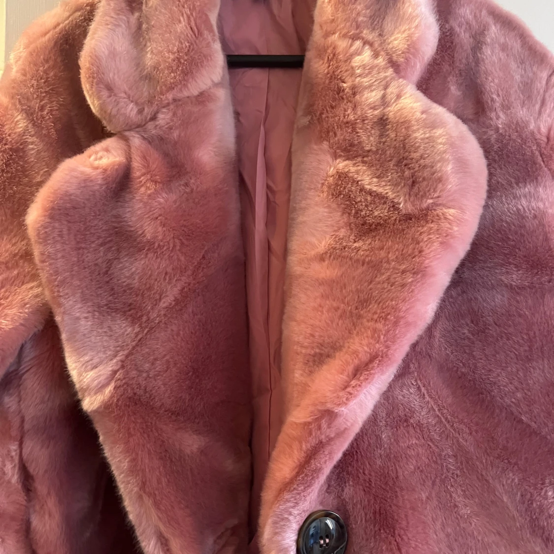 rosa pälsjacka  - 90