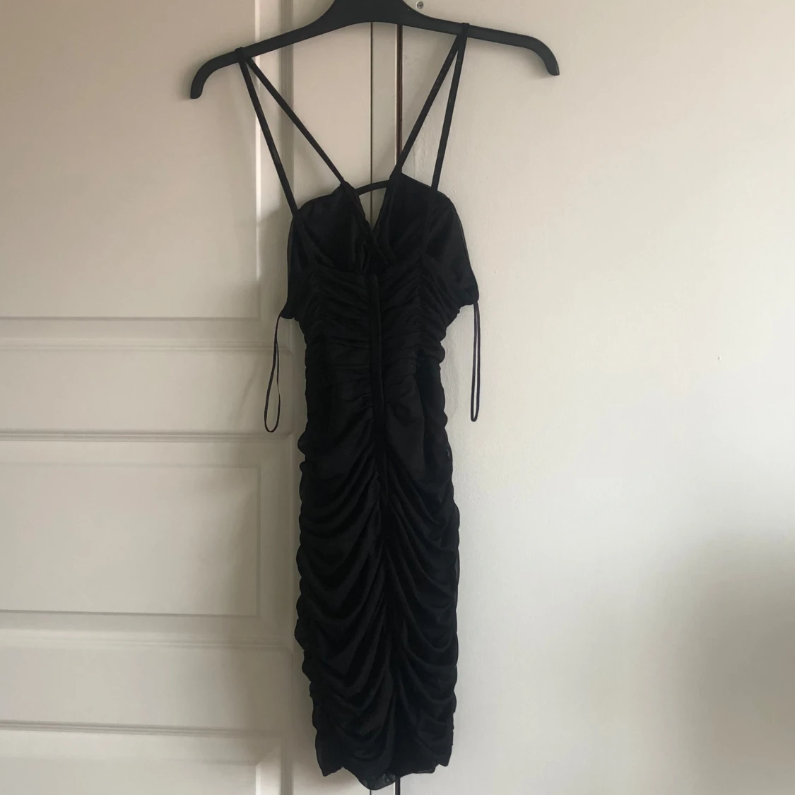 jättesnygg svart klänning - 90