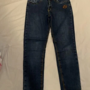 Jeans byxor - Fin Jeans Byxor (50kr per st)