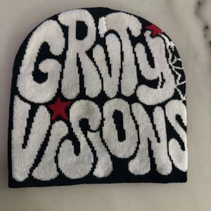 Svartvit Mössa - Snygg svartvit mössa, helt ny oanvänd bra kvalite. // NordicSell®️