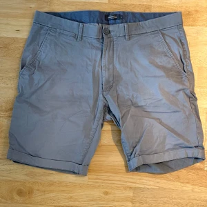 Dressman chinoshorts grå - Använt skick, lite solblekta - XL