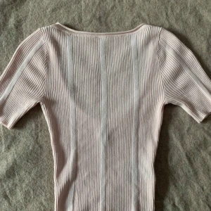 Topp  - Helt ny topp med öppen rygg från hm!💗