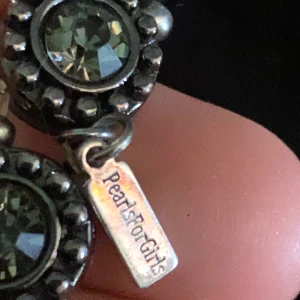 Armband - Ett jävligt fint armband jag har haft i ett tag nu. Absolut inget fel på det utan försöker bara bli av med grejer jag inte använder. Skriv privat för frågor:)