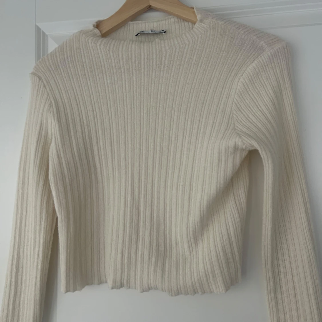Vit ribbad tröja från Zara - 90