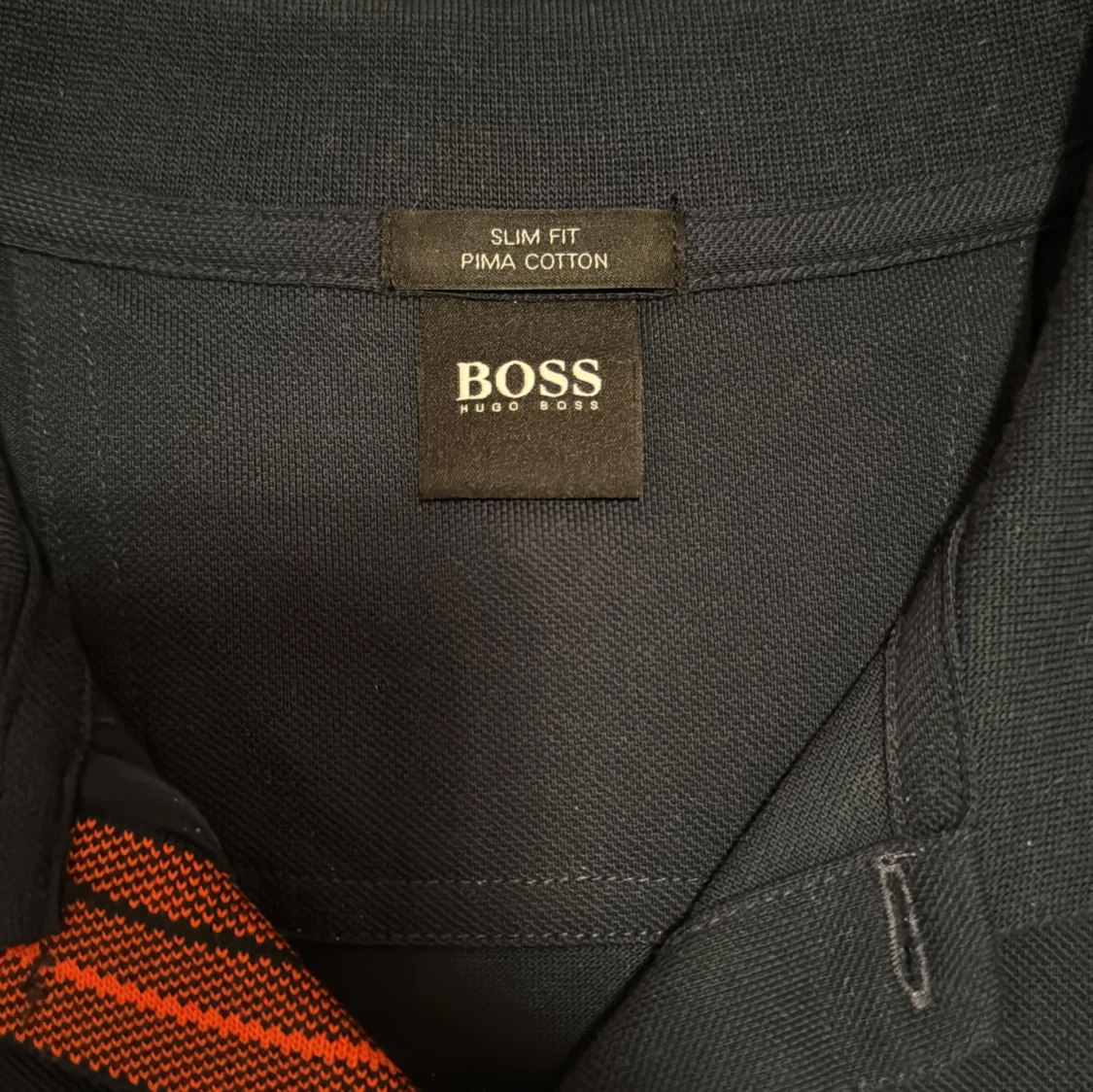 Mörkblå/marinblå pikétröja från Hugo Boss - 90