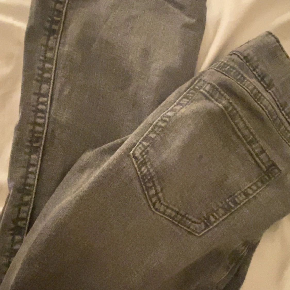 Grå jeans från Glamorous