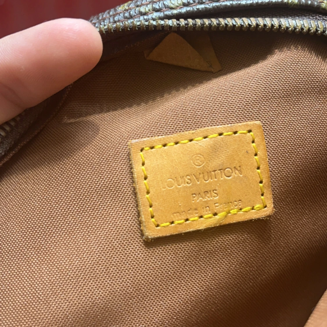 Brun axelväska från sLv - 90