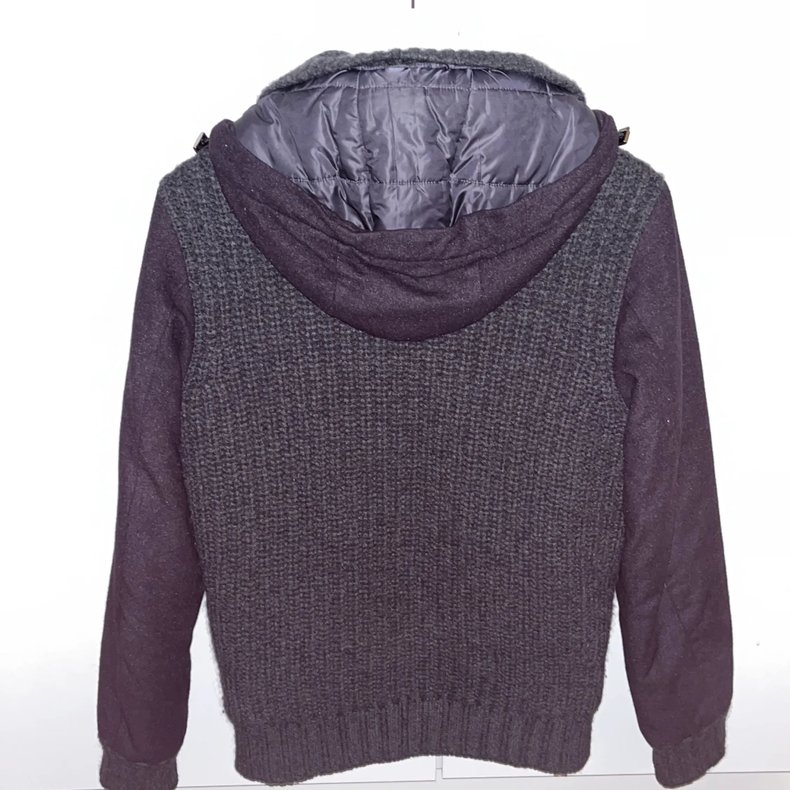 Grå stickad jacka från Herno - 91