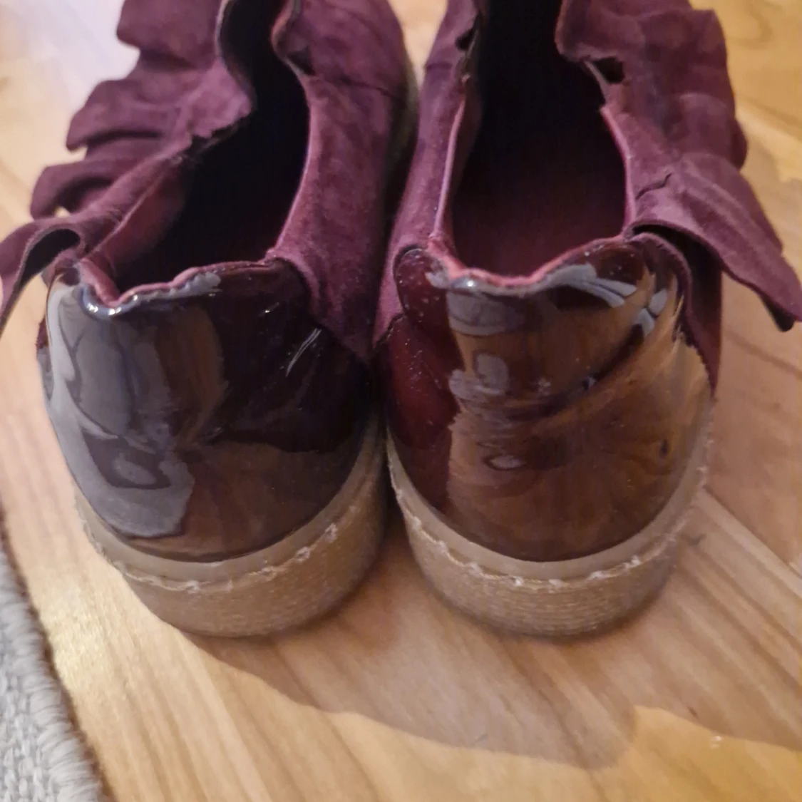 Vinröda mockaskor från Unmade Copenhagen - 91