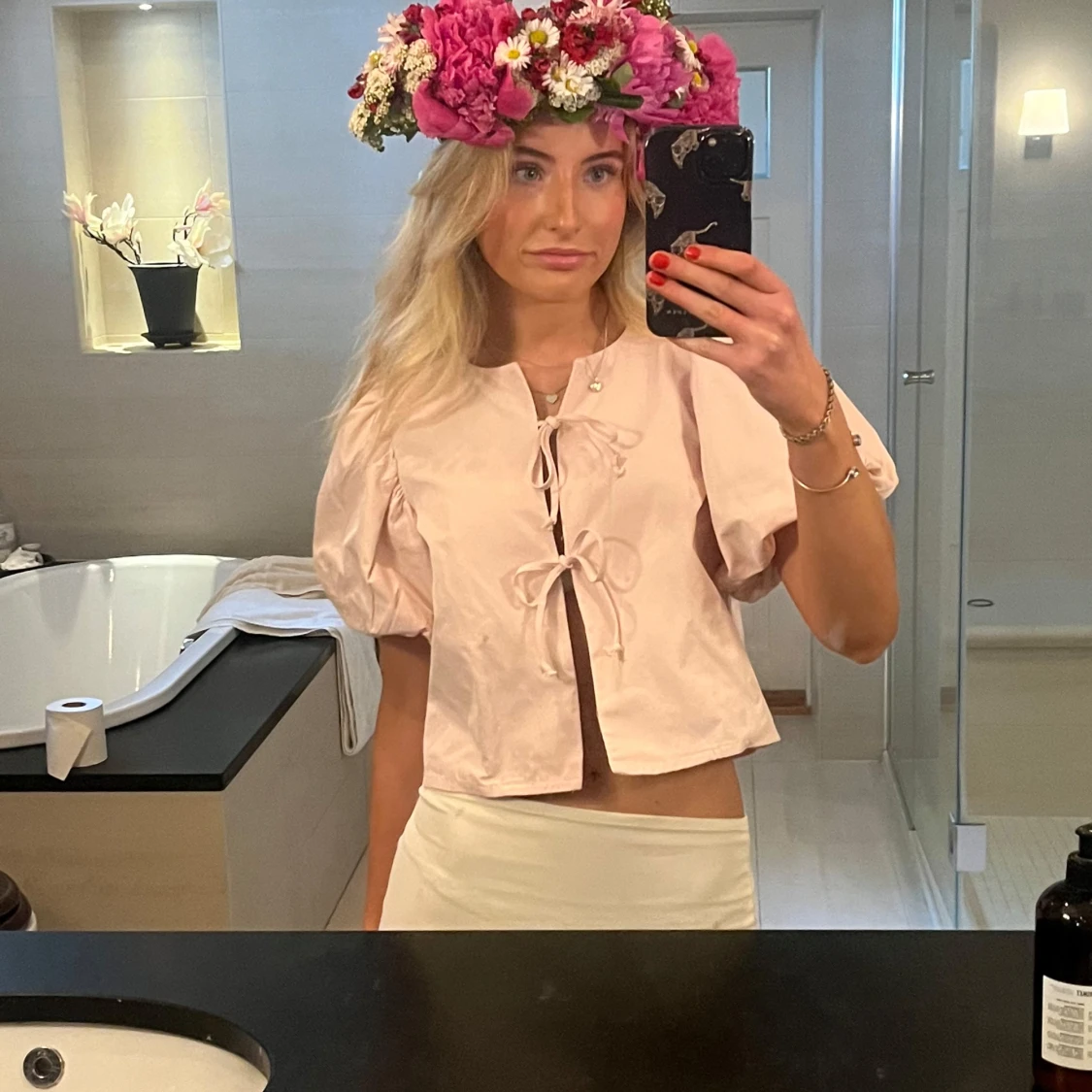 Rosa blus med knytning - 91