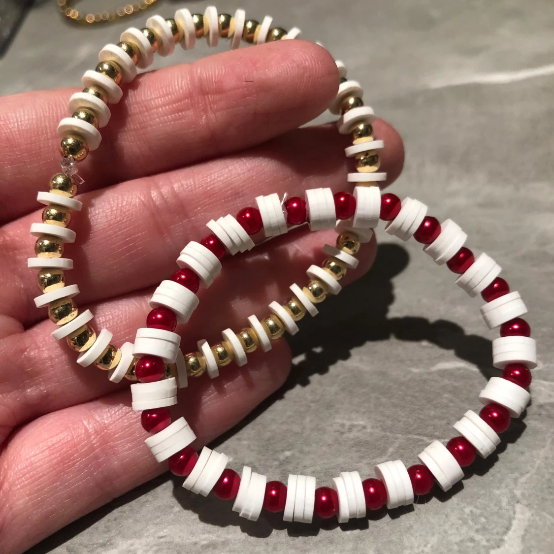 Två elastiska armband med pärlor - 2