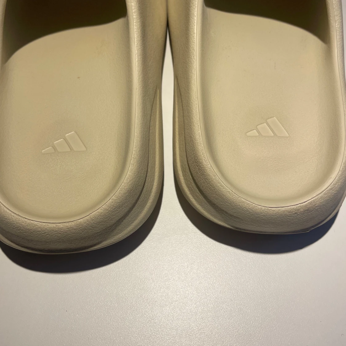 Yeezy slides - 1
