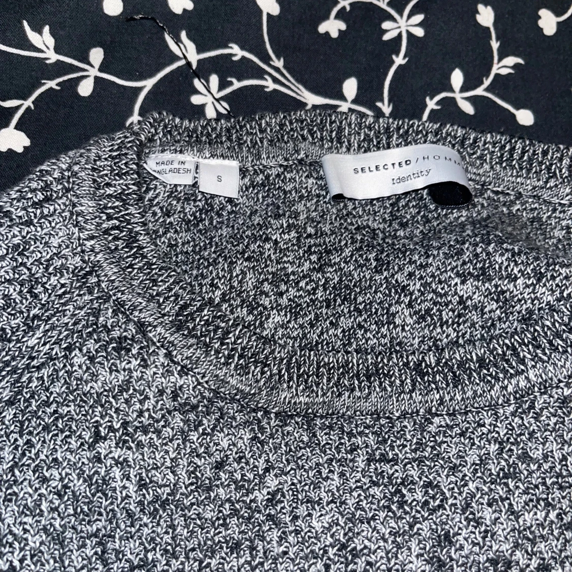 Grå stickad tröja - 3