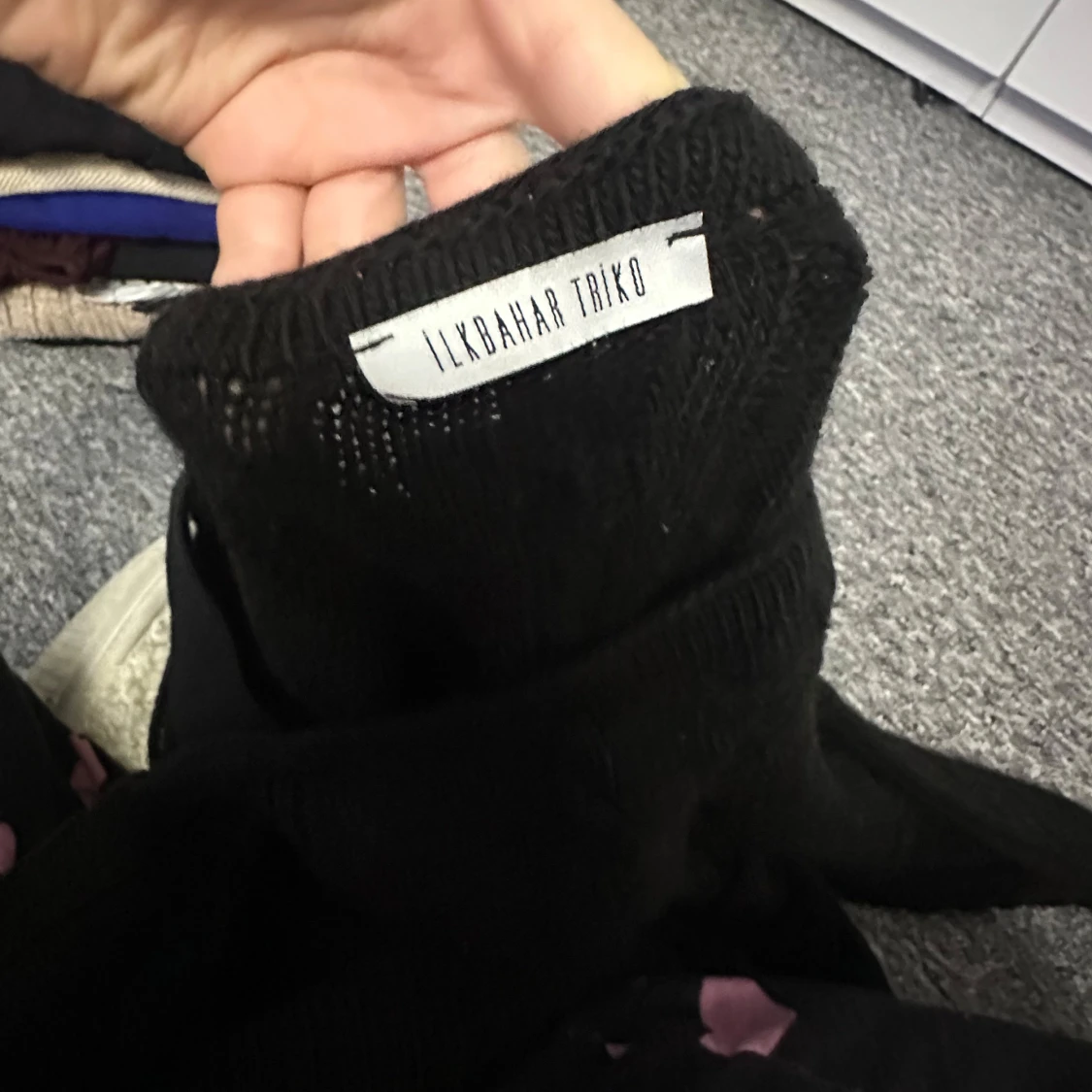 Svart stickad tröja från Ilkbahar Triko - 1