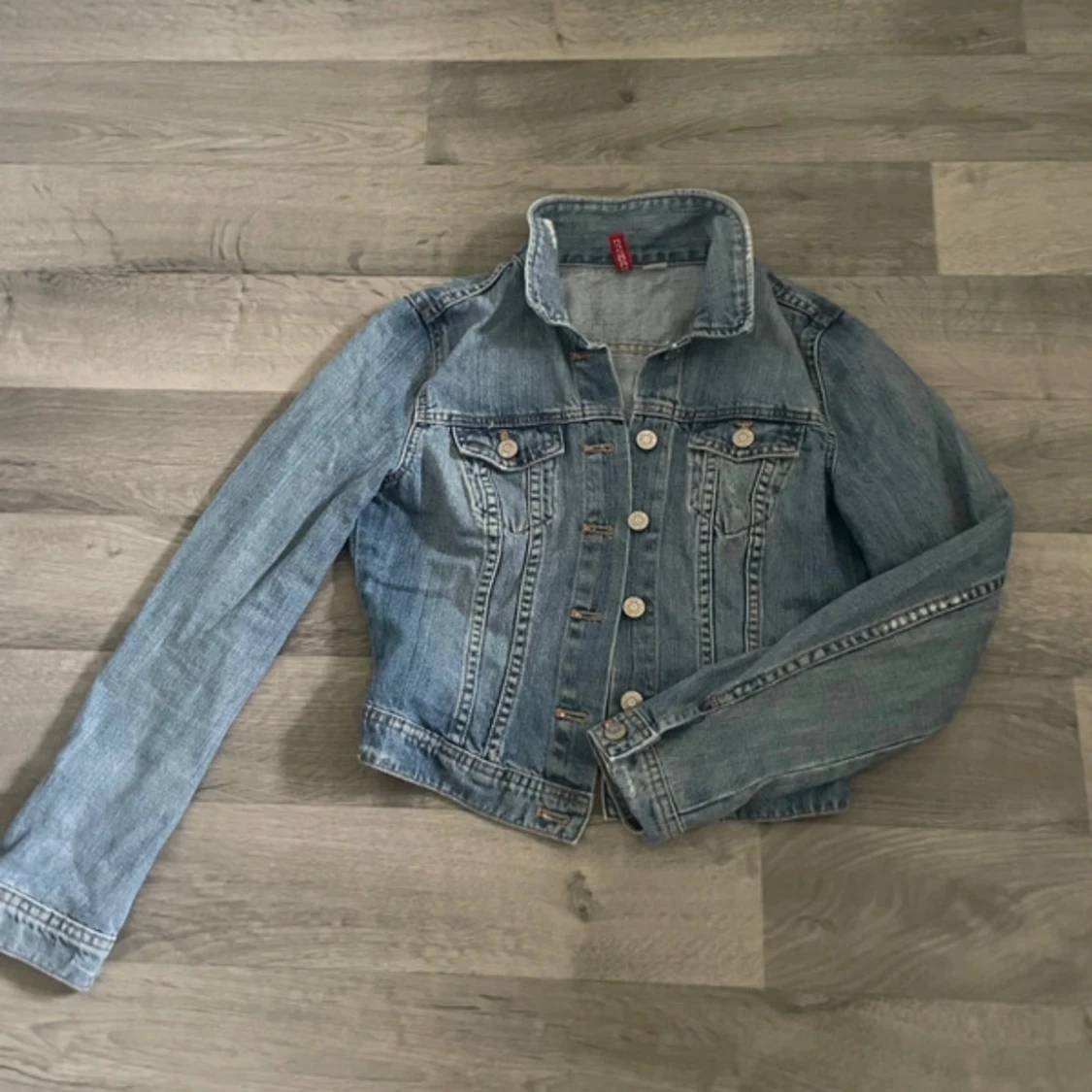 Blå jeansjacka från H&M