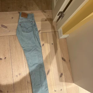 Levi's jeans - Levisjeans som passar storlek 23 