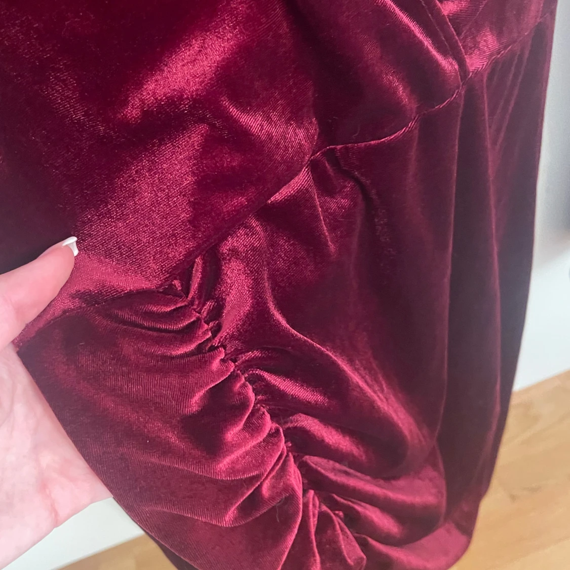 Vinröd sammet klänning - 1