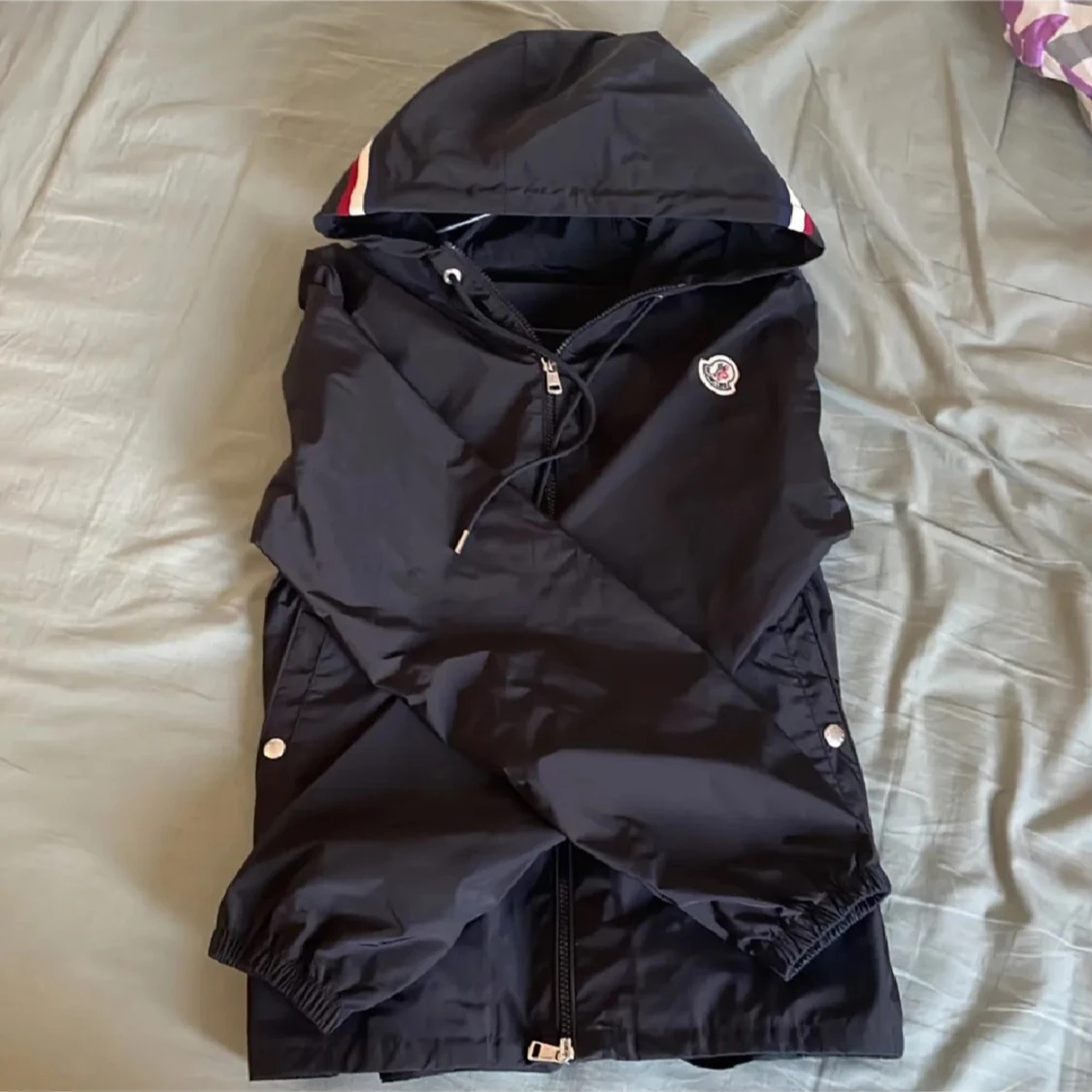 Svart vindjacka från Moncler