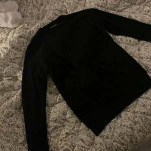 Långärmad tröja  - Långärmad tröja i storlek S från amisu!💞 materialet är tjockt o mjuk perfekt nu till hösten och vintern!