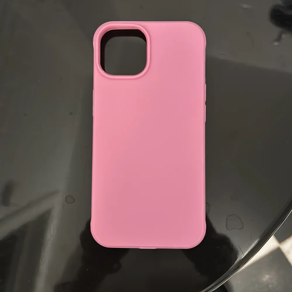 Säljer detta mobilskal för en iPhone 14 det är i ny skick och aldrig använt❤️. Accessoarer.