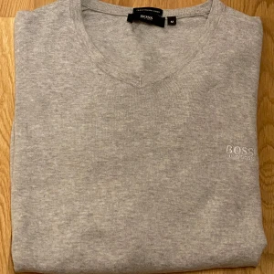 Hugo boss tröja  - Hugo boss tröja i nyskick 