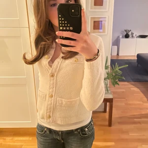 Stickad kofta - Kommer tyvärr inte till användning längre och den har inga defekter!🌸