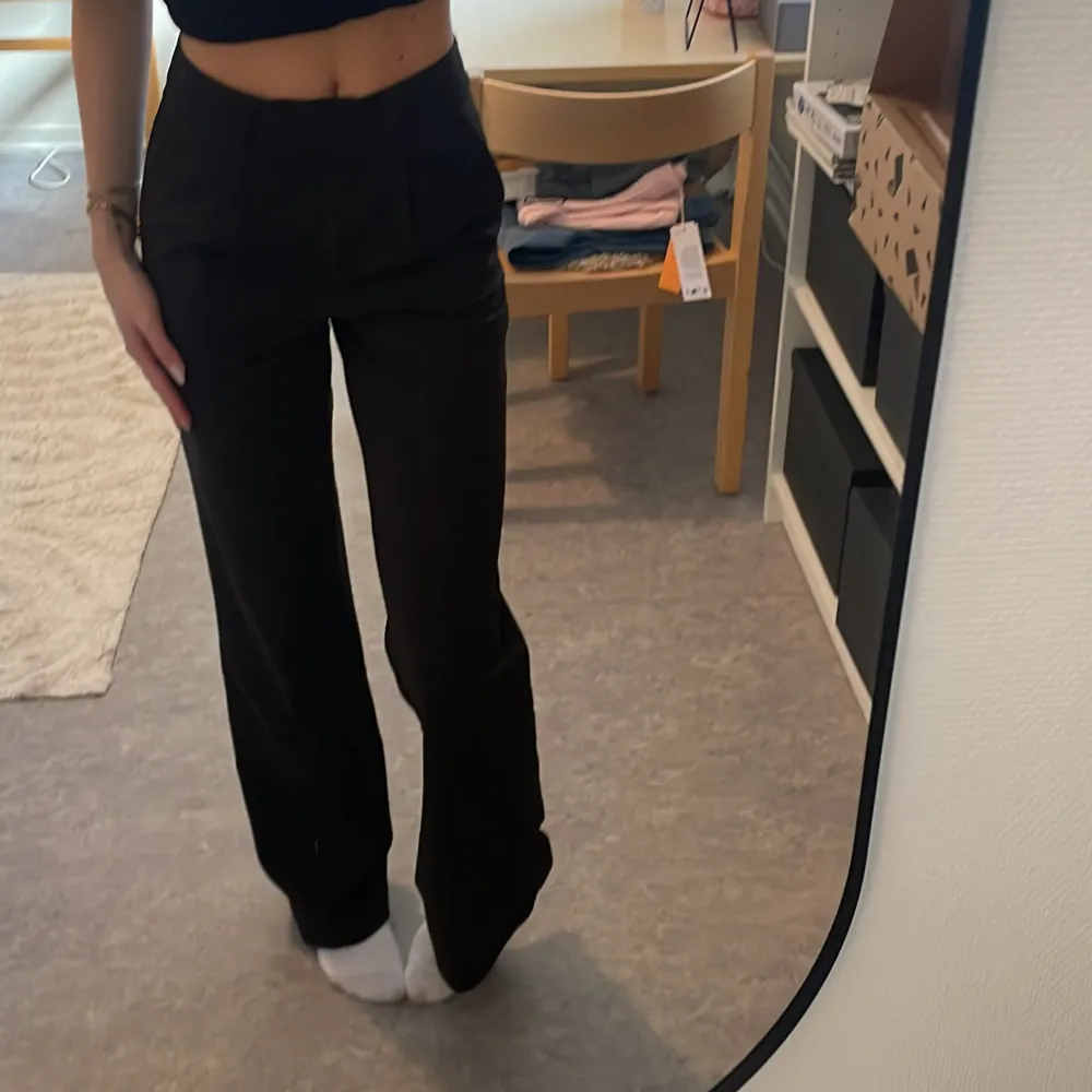 Från lxa, andvända en gång! Mörkbruna 🥰. Jeans & Byxor.